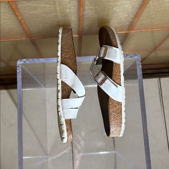 Birkenstock white leather Yao sandals - Picture 2 of 7